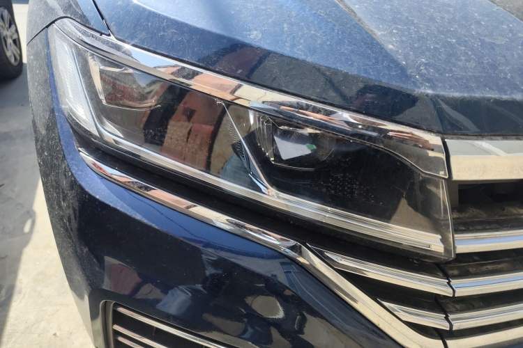 Used Volkswagen Touareg 2019 2.0TSI Ruiyi Edition China VI Standard Right Front Headlight