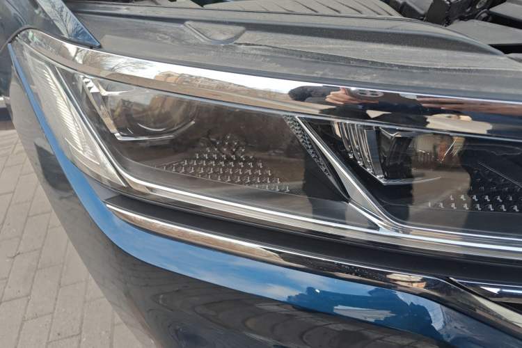 Used Volkswagen Touareg 2019 2.0 TSI Ruiyi Edition China V Standard Right Front Headlight