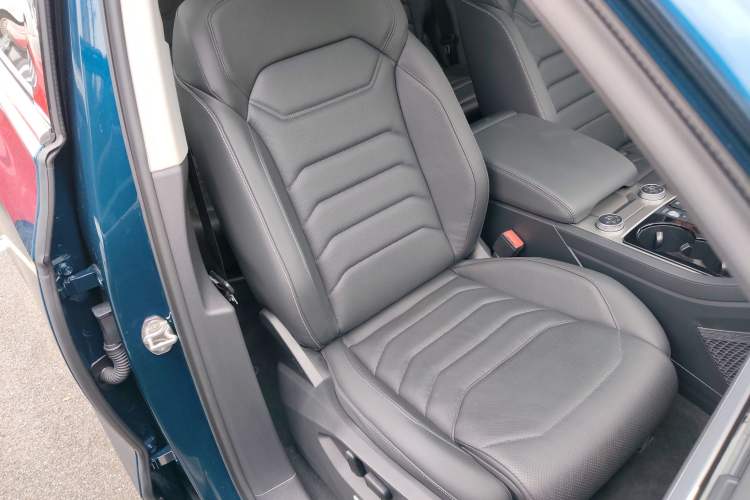 Used Volkswagen Touareg 2019 2.0 TSI Ruiyi Edition China V Standard Right Front Seat