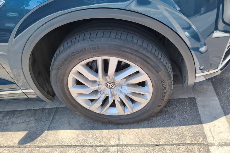 Used Volkswagen Touareg 2019 2.0 TSI Ruiyi Edition China V Standard Right Front Wheel Hub