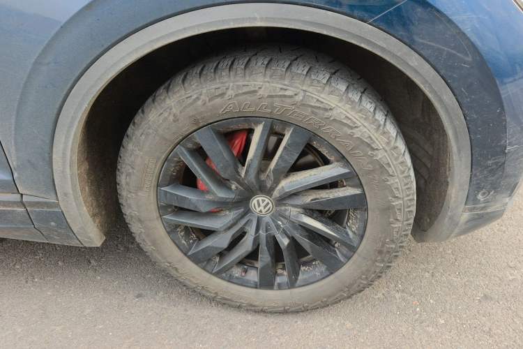Used Volkswagen Touareg 2019 2.0 TSI Ruiyi Edition China V Standard Right Front Wheel Hub