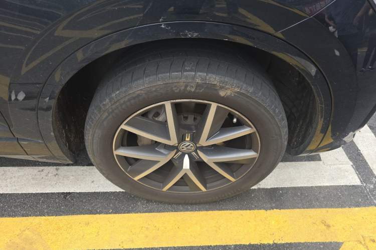 Used Volkswagen Touareg 2019 3.0 TSI RuiFeng Edition China VI Standard Right Front Wheel Hub