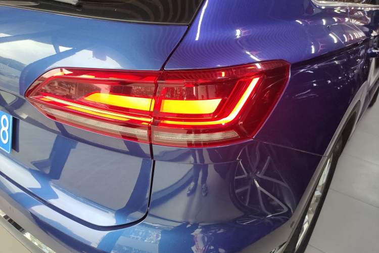 Used Volkswagen Touareg 2019 2.0 TSI Ruiyi Edition China V Standard Right Rear Taillight