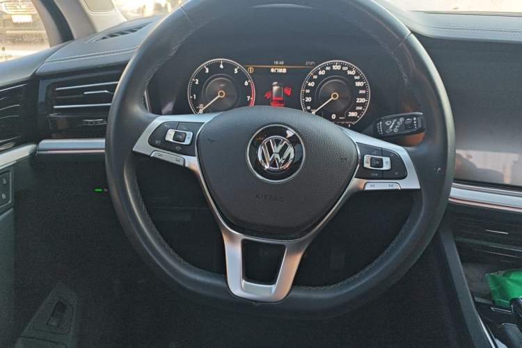 Used Volkswagen Touareg 2019 2.0TSI Ruiyi Edition China VI Standard Steering Wheel