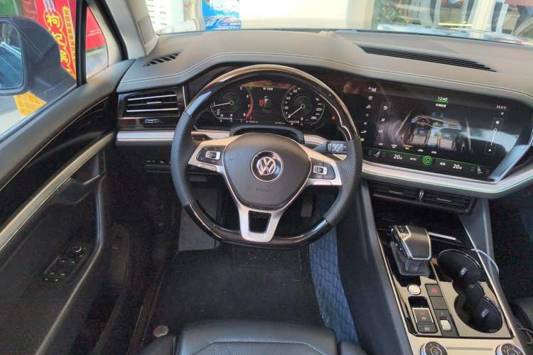 Used Volkswagen Touareg 2019 2.0 TSI Ruiyi Edition China V Standard Steering Wheel