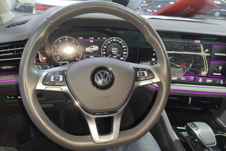 Used Volkswagen Touareg 2019 2.0 TSI Ruiyi Edition China V Standard Steering Wheel
