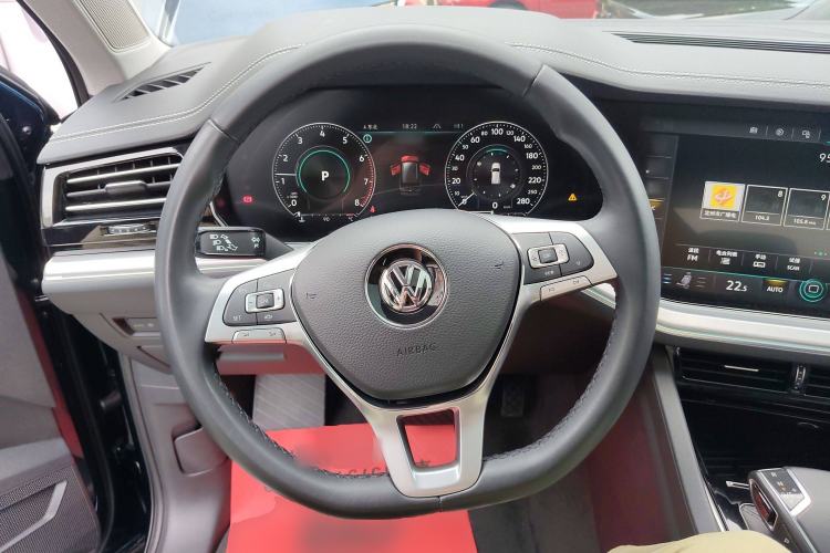 Used Volkswagen Touareg 2019 2.0 TSI Ruiyi Edition China V Standard Steering Wheel