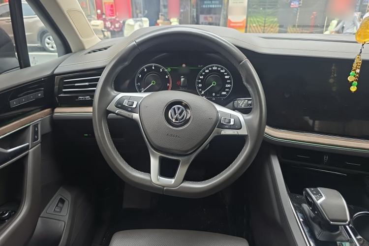 Used Volkswagen Touareg 2019 3.0 TSI RuiFeng Edition China VI Standard Steering Wheel