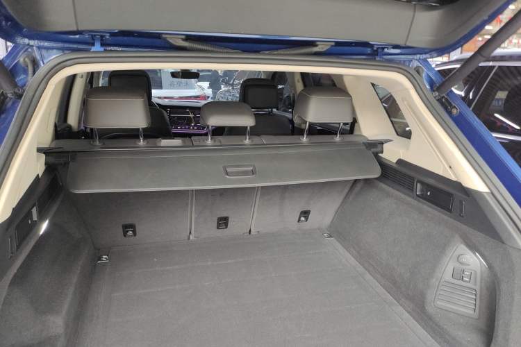 Used Volkswagen Touareg 2019 2.0 TSI Ruiyi Edition China V Standard Trunk