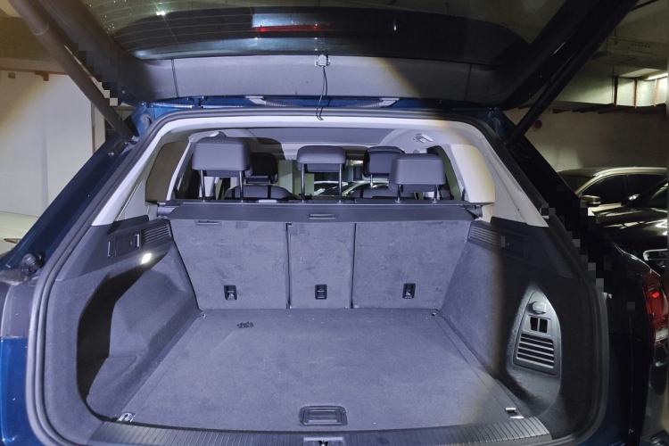 Used Volkswagen Touareg 2019 2.0 TSI Flagship Edition China VI Trunk