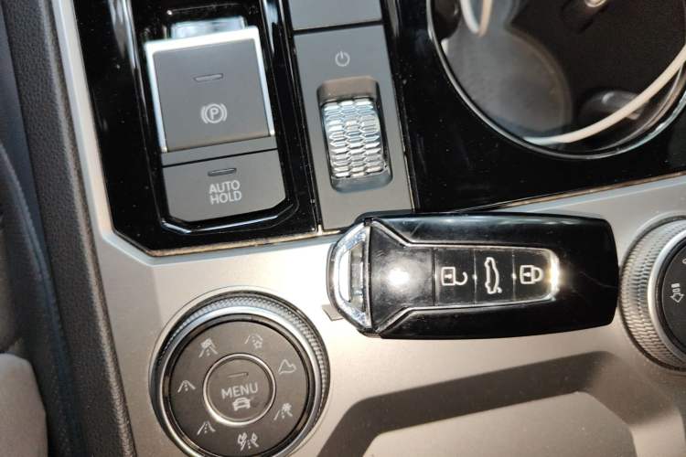 Used Volkswagen Touareg 2019 2.0TSI Ruiyi Edition China VI Standard Vehicle Key