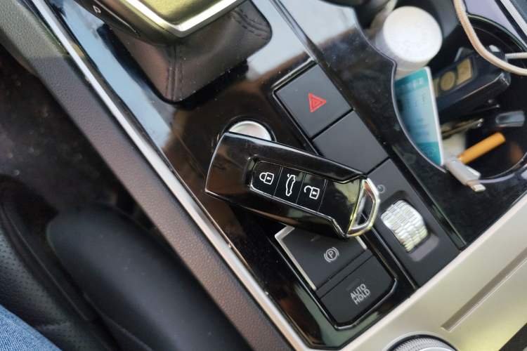 Used Volkswagen Touareg 2019 2.0TSI Ruiyi Edition China VI Standard Vehicle Key