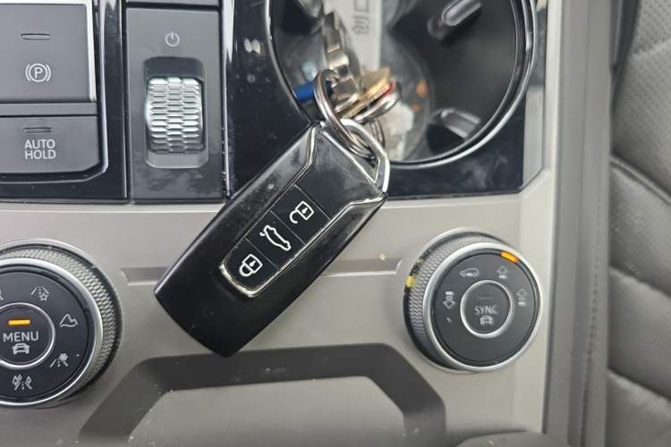 Used Volkswagen Touareg 2019 3.0 TSI RuiFeng Edition China VI Standard Vehicle Key