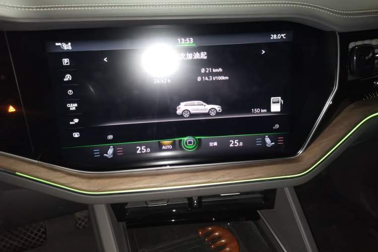 Used Volkswagen Touareg 2019 3.0 TSI RuiFeng Edition China V Standard Audio And AC Panel