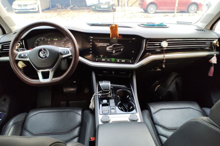 Used Volkswagen Touareg 2019 2.0 TSI Ruiyi Edition China V Standard Center Console