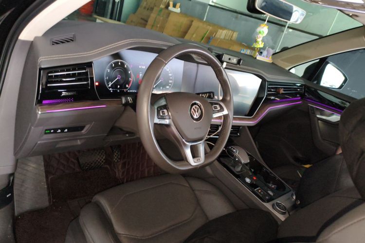 Used Volkswagen Touareg 2019 2.0TSI Ruiyi Edition China VI Standard Center Console