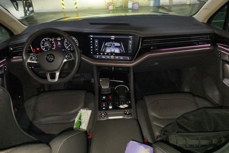 Used Volkswagen Touareg 2019 2.0TSI Ruiyi Edition China VI Standard Center Console