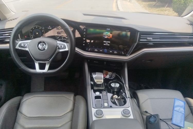 Used Volkswagen Touareg 2019 3.0 TSI RuiFeng Edition China VI Standard Center Console