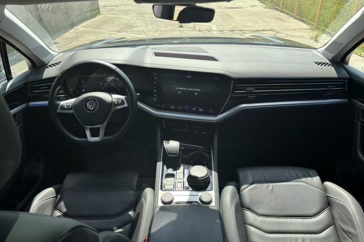 Used Volkswagen Touareg 2019 2.0 TSI Ruiyi Edition China V Standard Center Console