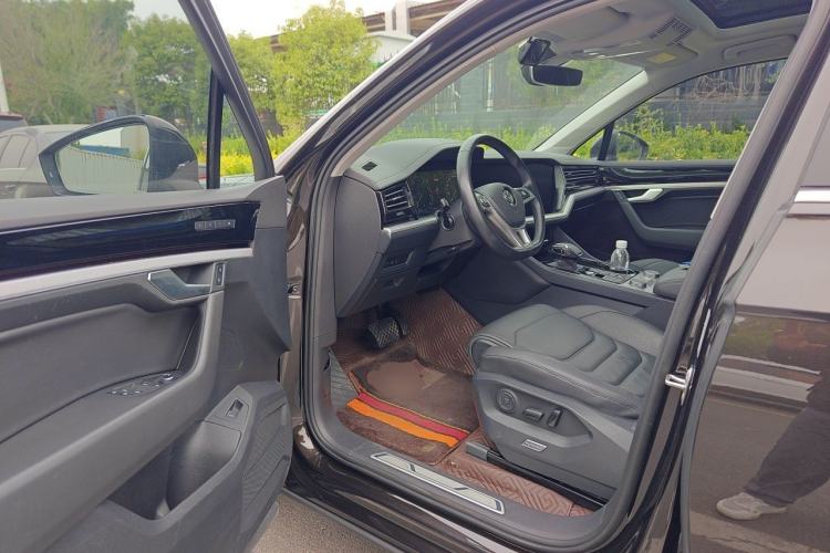 Used Volkswagen Touareg 2019 3.0 TSI RuiFeng Edition China V Standard Driver Seat