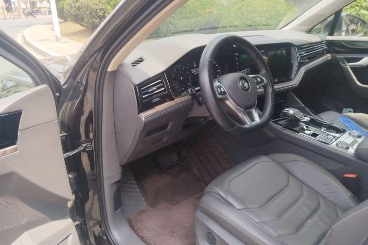 Used Volkswagen Touareg 2019 3.0 TSI RuiFeng Edition China VI Standard Driver Seat