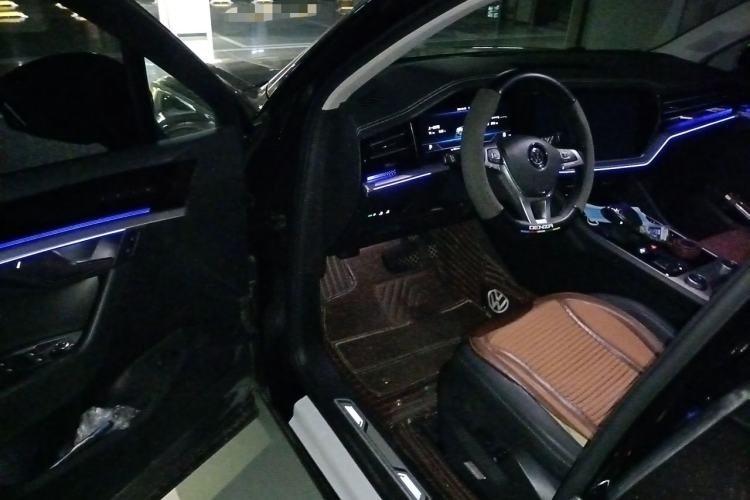 Used Volkswagen Touareg 2019 3.0 TSI RuiFeng Edition China V Standard Driver Seat
