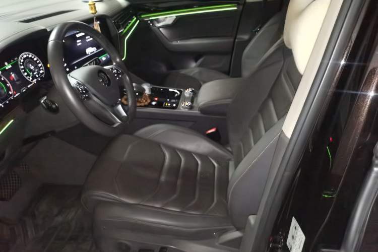 Used Volkswagen Touareg 2019 3.0 TSI RuiFeng Edition China V Standard Driver Seat