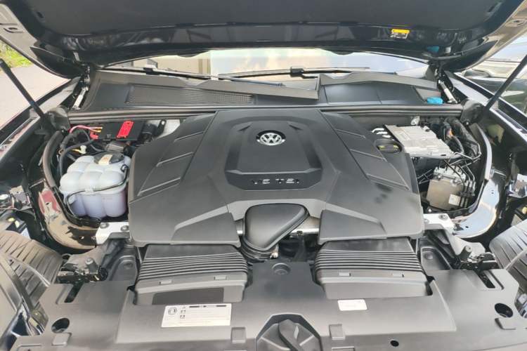 Used Volkswagen Touareg 2019 3.0 TSI RuiFeng Edition China VI Standard Engine Bay