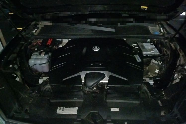 Used Volkswagen Touareg 2019 3.0 TSI RuiFeng Edition China V Standard Engine Bay