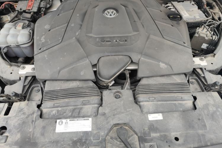 Used Volkswagen Touareg 2019 3.0 TSI RuiFeng Edition China VI Standard Engine Bay