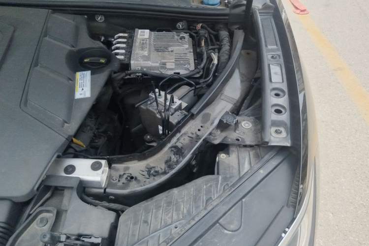 Used Volkswagen Touareg 2019 3.0 TSI RuiFeng Edition China VI Standard Engine Bay Left