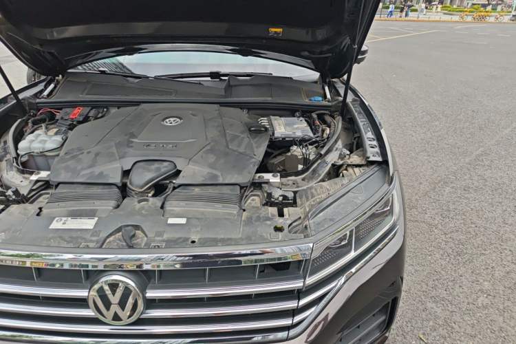 Used Volkswagen Touareg 2019 3.0 TSI RuiFeng Edition China V Standard Engine Bay Left