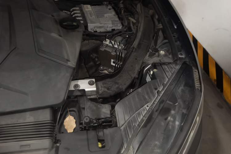 Used Volkswagen Touareg 2019 3.0 TSI RuiFeng Edition China V Standard Engine Bay Left