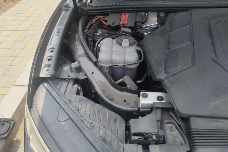 Used Volkswagen Touareg 2019 3.0 TSI RuiFeng Edition China VI Standard Engine Bay Right