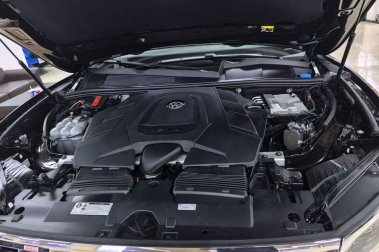 Used Volkswagen Touareg 2019 3.0 TSI RuiFeng Edition China VI Standard Engine Bay