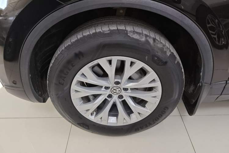 Used Volkswagen Touareg 2019 2.0 TSI Flagship Edition China VI Exterior 7