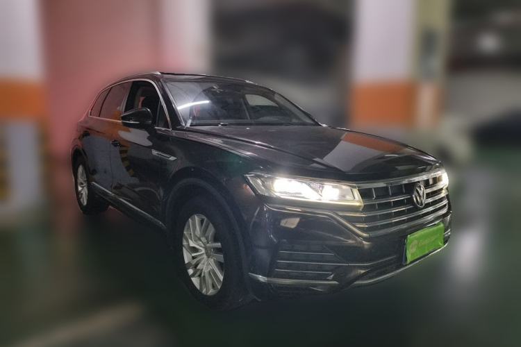 Used Volkswagen Touareg 2019 2.0TSI Ruiyi Edition China VI Standard Front Right 45 Deg