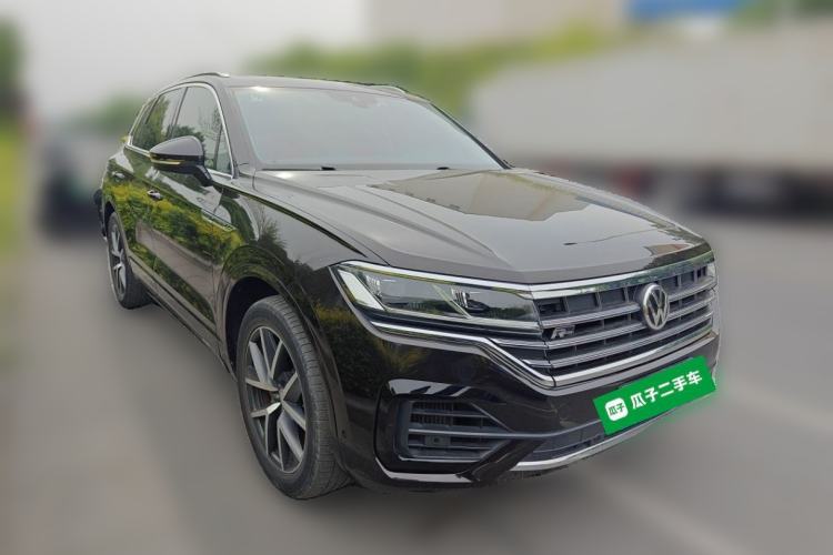 Used Volkswagen Touareg 2019 3.0 TSI RuiFeng Edition China V Standard Front Right 45 Deg
