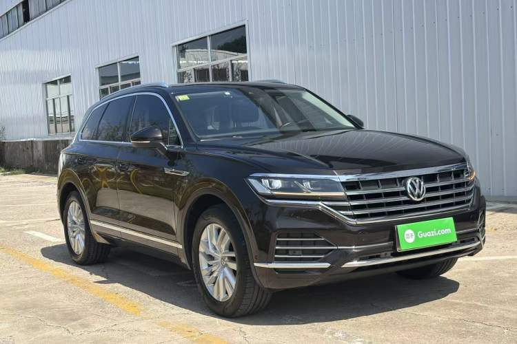 Used Volkswagen Touareg 2019 2.0 TSI Ruiyi Edition China V Standard Front Right 45 Deg