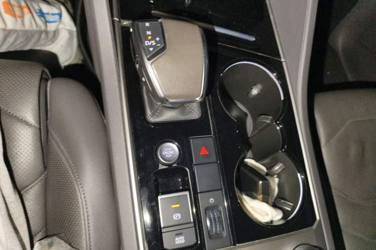 Used Volkswagen Touareg 2019 2.0TSI Ruiyi Edition China VI Standard Gear Lever