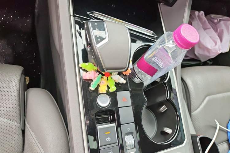 Used Volkswagen Touareg 2019 3.0 TSI RuiFeng Edition China V Standard Gear Lever