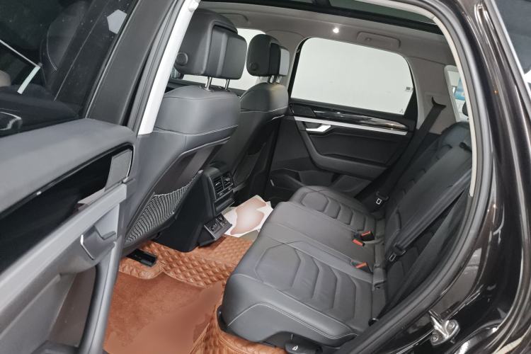 Used Volkswagen Touareg 2019 2.0 TSI Flagship Edition China VI Interior 4