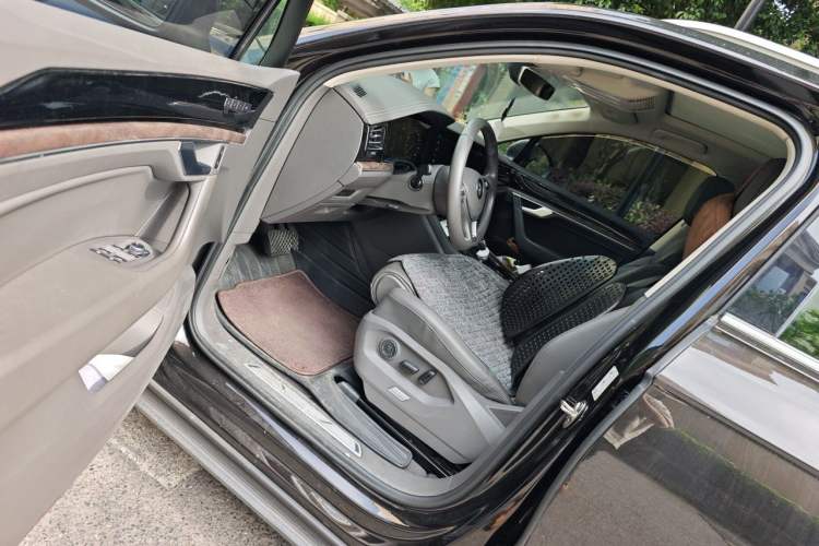 Used Volkswagen Touareg 2019 3.0 TSI RuiFeng Edition China VI Standard Left Front Seat
