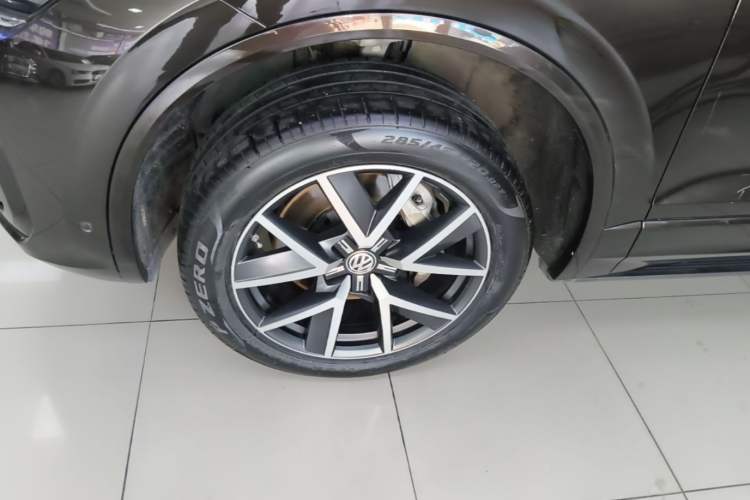 Used Volkswagen Touareg 2019 3.0 TSI RuiFeng Edition China VI Standard Left Front Wheel Hub