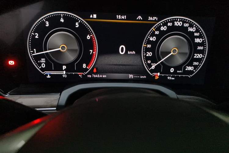 Used Volkswagen Touareg 2019 2.0TSI Ruiyi Edition China VI Standard Odometer Close Up