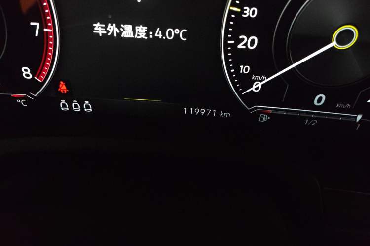 Used Volkswagen Touareg 2019 3.0 TSI RuiFeng Edition China V Standard Odometer Close Up