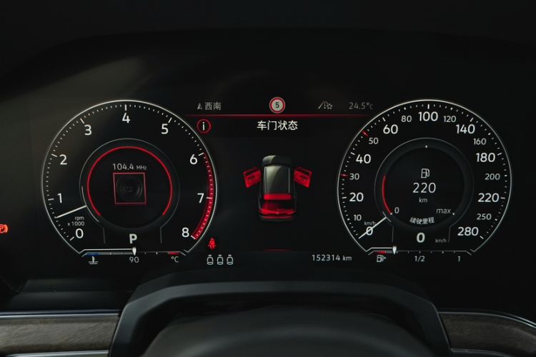 Used Volkswagen Touareg 2019 3.0 TSI RuiFeng Edition China VI Standard Odometer Close Up