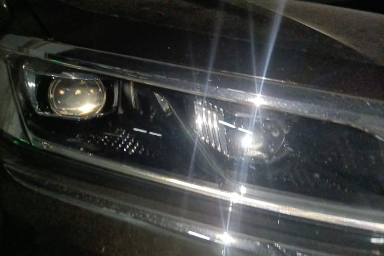Used Volkswagen Touareg 2019 3.0 TSI RuiFeng Edition China V Standard Right Front Headlight