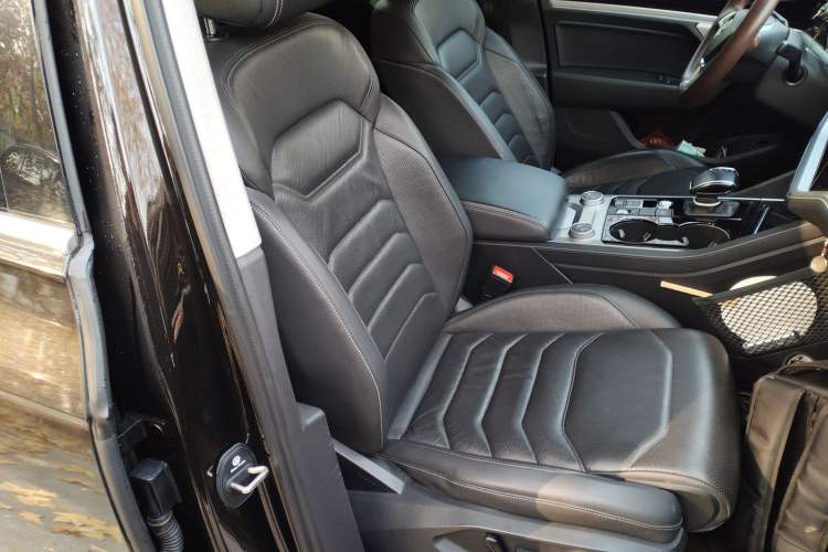 Used Volkswagen Touareg 2019 2.0 TSI Ruiyi Edition China V Standard Right Front Seat