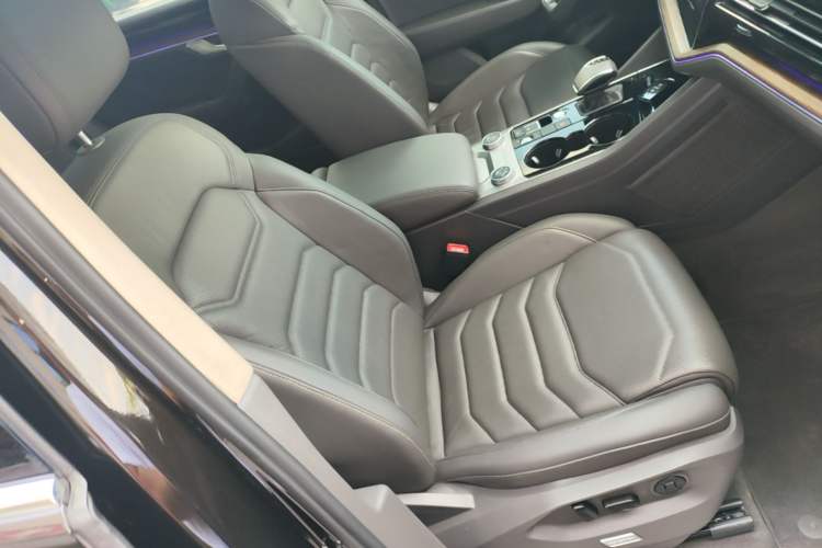 Used Volkswagen Touareg 2019 3.0 TSI RuiFeng Edition China VI Standard Right Front Seat